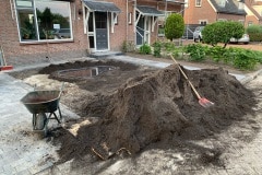 De grond om het mini-Ardennen landschap te maken