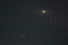 De Andromedanevel op ‎ongeveer 2,54 miljoen lichtjaar afstand.