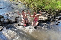 Bijna iedere dag lagen we in de beek